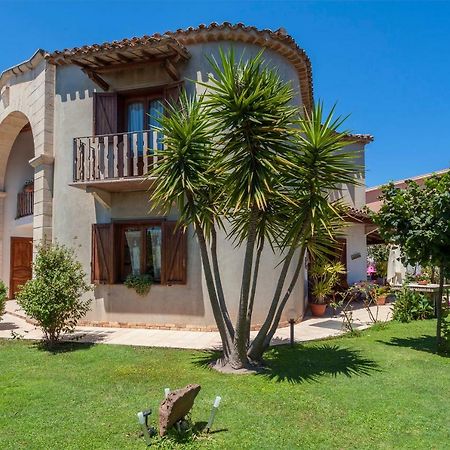 Le Quattro Mura Bed and Breakfast Pula Buitenkant foto